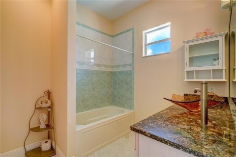 Casa en alquiler en West Palm Beach, Florida, 4 dormitorios, 408.03 m2 № 1081529 - foto 1