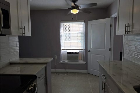 Apartamento en alquiler en Saint Pete Beach, Florida, 2 dormitorios, 93.46 m2 № 1915390 - foto 9