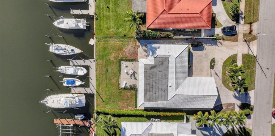 House in North Palm Beach, Florida 3 bedrooms, 218.88 sq.m. № 2183327