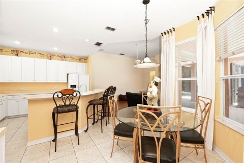 Villa ou maison à vendre à Apopka, Floride: 5 chambres, 298.96 m2 № 2224371 - photo 20