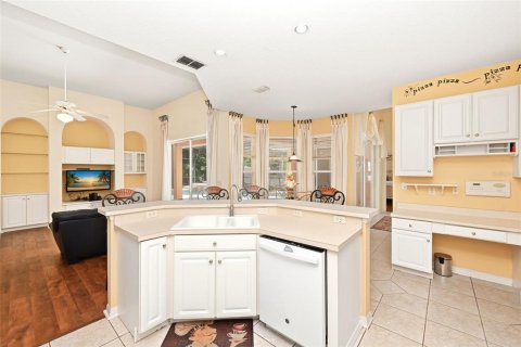 Villa ou maison à vendre à Apopka, Floride: 5 chambres, 298.96 m2 № 2224371 - photo 18