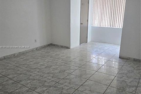 Купить кондоминиум в Майами, Флорида 1 спальня, 88.63м2, № 1756017 - фото 9