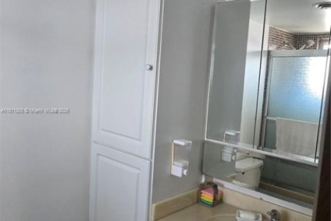 Купить кондоминиум в Майами, Флорида 1 спальня, 88.63м2, № 1756017 - фото 8