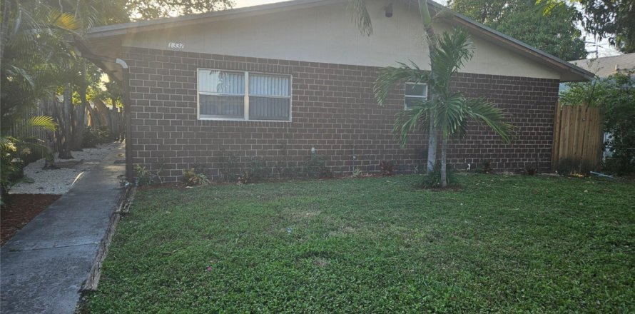 Commercial property in Fort Lauderdale, Florida 186.36 sq.m. № 1081394