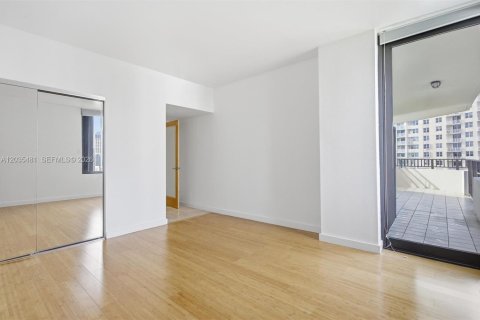 Condo in Miami, Florida, 2 bedrooms  № 2253684 - photo 5