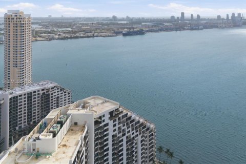 Condo in Miami, Florida, 2 bedrooms  № 2253684 - photo 9