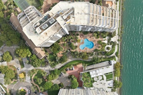 Condo in Miami, Florida, 2 bedrooms  № 2253684 - photo 8
