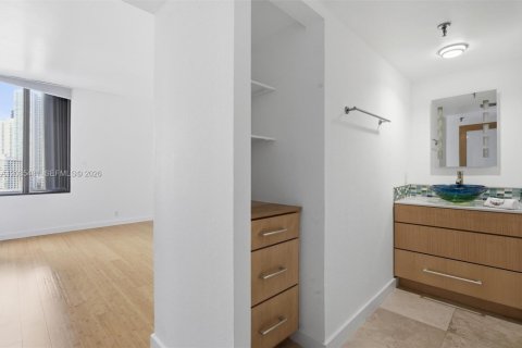 Condo in Miami, Florida, 2 bedrooms  № 2253684 - photo 6
