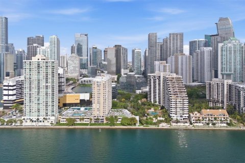 Condo in Miami, Florida, 2 bedrooms  № 2253684 - photo 2