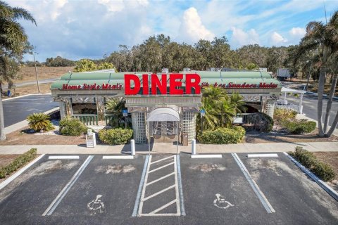 Commercial property in Sebring, Florida 386.01 sq.m. № 2235184 - photo 4