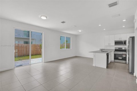 Adosado en venta en Homestead, Florida, 3 dormitorios, 148.64 m2 № 2090479 - foto 11