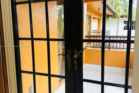 Villa ou maison à vendre à Miami Lakes, Floride: 4 chambres, 332.22 m2 № 1818074 - photo 25