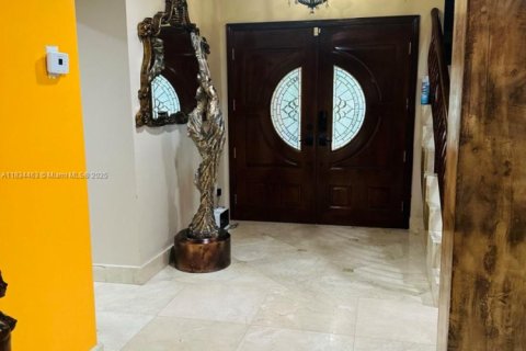 Villa ou maison à vendre à Miami Lakes, Floride: 4 chambres, 332.22 m2 № 1818074 - photo 6