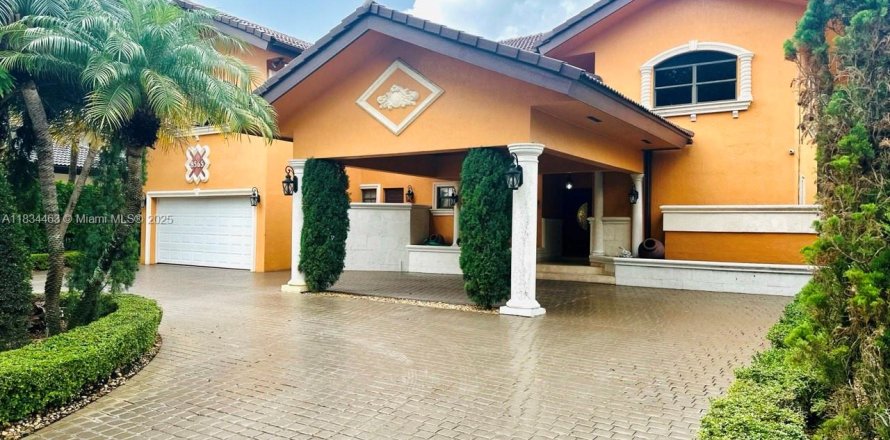 Villa ou maison à Miami Lakes, Floride 4 chambres, 332.22 m2 № 1818074