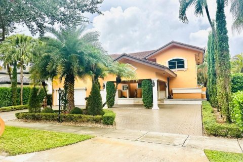 Villa ou maison à vendre à Miami Lakes, Floride: 4 chambres, 332.22 m2 № 1818074 - photo 2