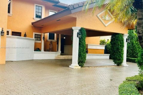 Villa ou maison à vendre à Miami Lakes, Floride: 4 chambres, 332.22 m2 № 1818074 - photo 4