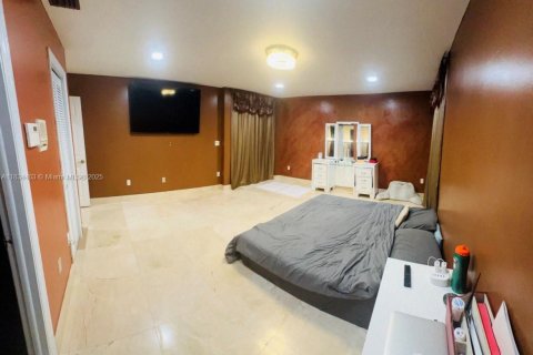 Villa ou maison à vendre à Miami Lakes, Floride: 4 chambres, 332.22 m2 № 1818074 - photo 24