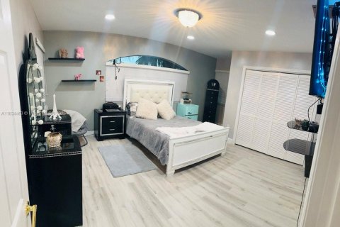 Villa ou maison à vendre à Miami Lakes, Floride: 4 chambres, 332.22 m2 № 1818074 - photo 30