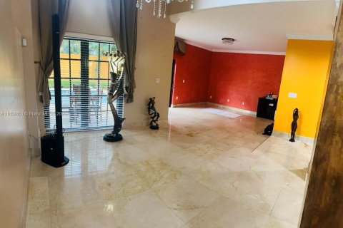Villa ou maison à vendre à Miami Lakes, Floride: 4 chambres, 332.22 m2 № 1818074 - photo 9