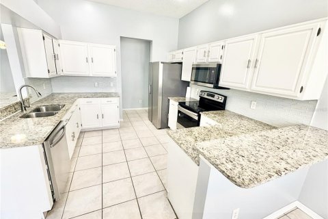 Villa ou maison à louer à Orlando, Floride: 4 chambres, 259.48 m2 № 2414991 - photo 4