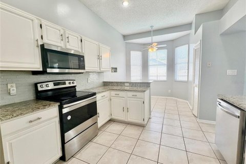 Villa ou maison à louer à Orlando, Floride: 4 chambres, 259.48 m2 № 2414991 - photo 3