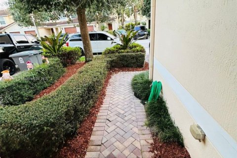 Townhouse in Boca Raton, Florida 2 bedrooms, 104.98 sq.m. № 1897399 - photo 5