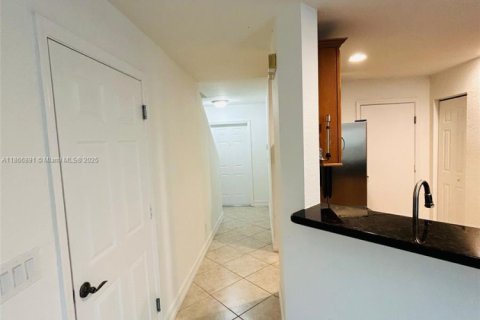 Townhouse in Boca Raton, Florida 2 bedrooms, 104.98 sq.m. № 1897399 - photo 11