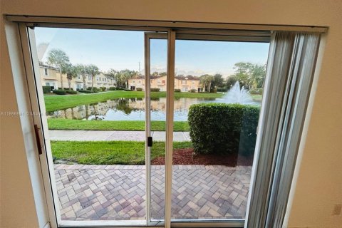 Townhouse in Boca Raton, Florida 2 bedrooms, 104.98 sq.m. № 1897399 - photo 2