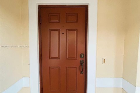 Townhouse in Boca Raton, Florida 2 bedrooms, 104.98 sq.m. № 1897399 - photo 3