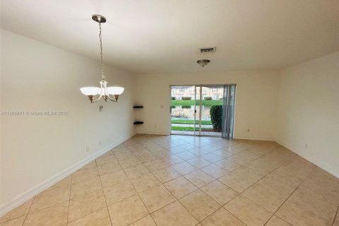 Townhouse in Boca Raton, Florida 2 bedrooms, 104.98 sq.m. № 1897399 - photo 9