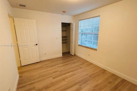 Townhouse in Boca Raton, Florida 2 bedrooms, 104.98 sq.m. № 1897399 - photo 17