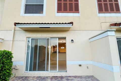 Townhouse in Boca Raton, Florida 2 bedrooms, 104.98 sq.m. № 1897399 - photo 4