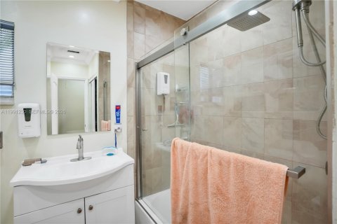 Купить виллу или дом в Холливуд, Флорида 3 спальни, 143.53м2, № 2062766 - фото 15