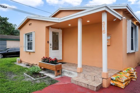 Купить виллу или дом в Холливуд, Флорида 3 спальни, 143.53м2, № 2062766 - фото 24