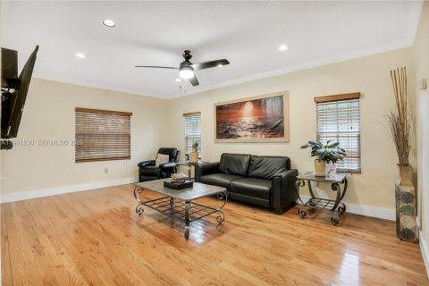 Купить виллу или дом в Холливуд, Флорида 3 спальни, 143.53м2, № 2062766 - фото 18