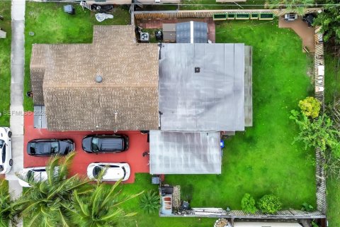 Купить виллу или дом в Холливуд, Флорида 3 спальни, 143.53м2, № 2062766 - фото 23