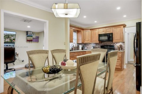 Купить виллу или дом в Холливуд, Флорида 3 спальни, 143.53м2, № 2062766 - фото 11