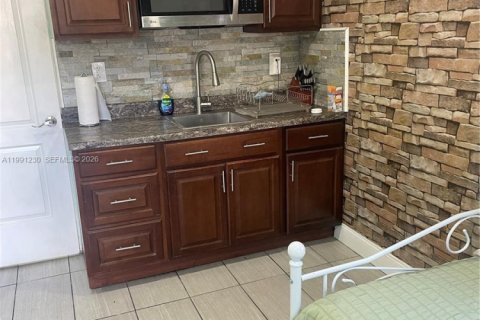 Купить виллу или дом в Холливуд, Флорида 3 спальни, 143.53м2, № 2062766 - фото 27