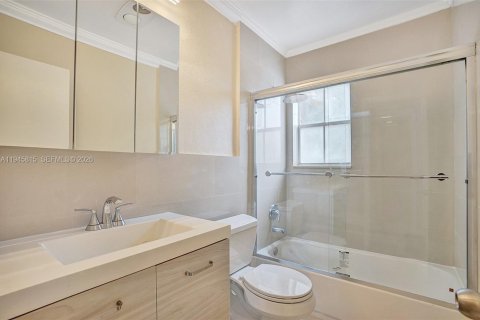 Купить кондоминиум в Форт-Лодердейл, Флорида 2 спальни, 63.17м2, № 2001870 - фото 6