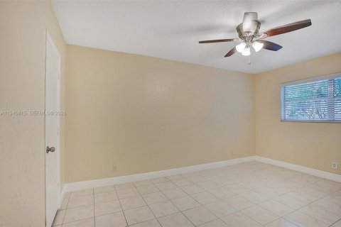 Купить кондоминиум в Форт-Лодердейл, Флорида 2 спальни, 63.17м2, № 2001870 - фото 11