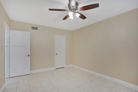 Купить кондоминиум в Форт-Лодердейл, Флорида 2 спальни, 63.17м2, № 2001870 - фото 9