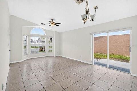 House in Kissimmee, Florida 3 bedrooms, 102.84 sq.m. № 2337427 - photo 4