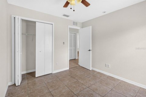 House in Kissimmee, Florida 3 bedrooms, 102.84 sq.m. № 2337427 - photo 18