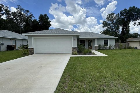 House in Summerfield, Florida 3 bedrooms, 140.38 sq.m. № 1789716 - photo 1