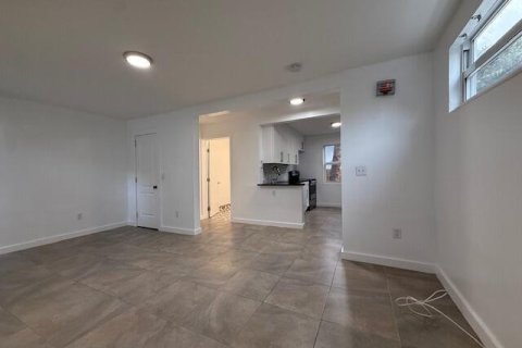 Apartment in West Palm Beach, Florida 3 rooms, 46.45 sq.m. № 2175597 - photo 6