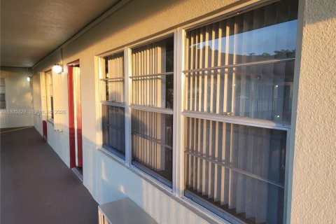 Copropriété à louer à Pembroke Pines, Floride: 1 chambre, 75.34 m2 № 2152547 - photo 19