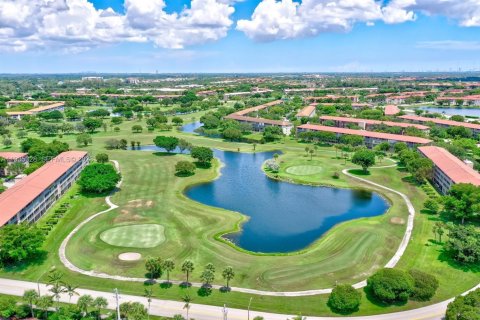 Copropriété à louer à Pembroke Pines, Floride: 1 chambre, 75.34 m2 № 2152547 - photo 2