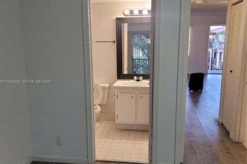 Copropriété à louer à Pembroke Pines, Floride: 1 chambre, 75.34 m2 № 2152547 - photo 11