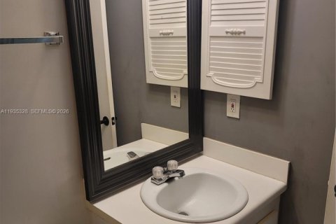 Copropriété à louer à Pembroke Pines, Floride: 1 chambre, 75.34 m2 № 2152547 - photo 15