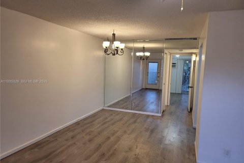 Copropriété à louer à Pembroke Pines, Floride: 1 chambre, 75.34 m2 № 2152547 - photo 7